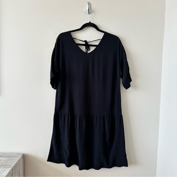 Eileen Fisher Dresses & Skirts - Eileen Fisher-Drop Waist Crepe Short Sleeve Dress (Size:Small)